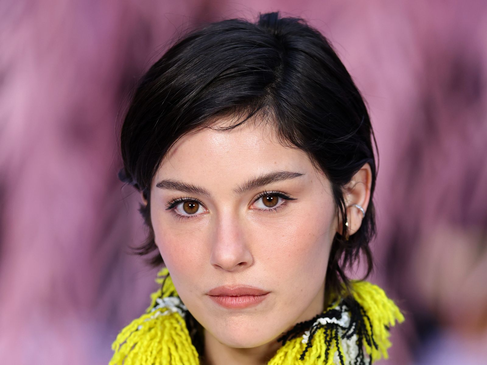 Gracie Abrams Ditches Her Bob for a French Girl-Coded Pixie Crop